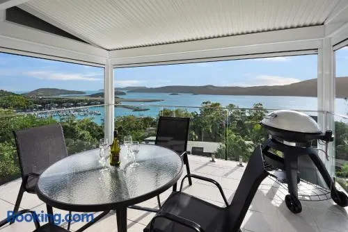 Oasis 2 bedroom Apartment with buggy - Image 1