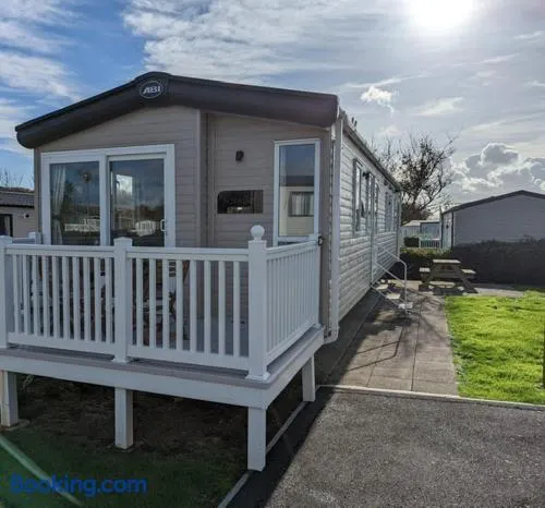 PEACEFUL HOMELY Caravan IN LOVELY CUL DE SAC 1 DOG WELCOME ON REQUEST Littlesea Haven Weymouth - Image 1