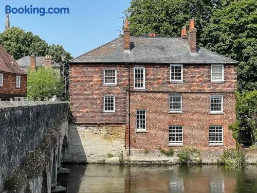 Historic Tollhouse & Riverside Garden nr Cathedral - Image 1