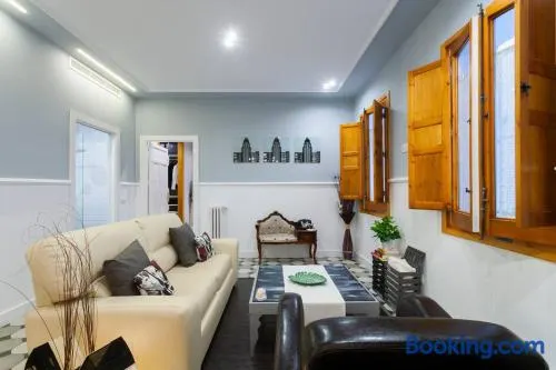 Cozy Goya-Salamanca Flat - Image 1