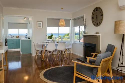 Penguin Beach House - Image 1