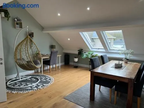 Homeawayhome - Peaceful home close to Airport with parking - Image 1