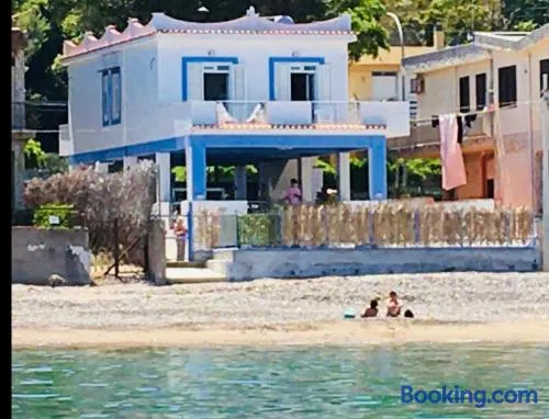 Villa GLORIA intero alloggio sulla spiaggia 8 posti letto 15 minuti da Palermo e 35 da Cefalu - Image 1