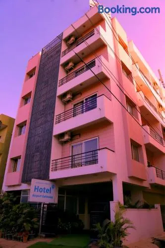 Airport Gateway Hotel - Image 1