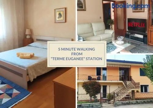 Charmant appartement de vacances adapté aux familles avec jardin et terrasse | Vue jardin | Adapté au travail à distance - Image 1