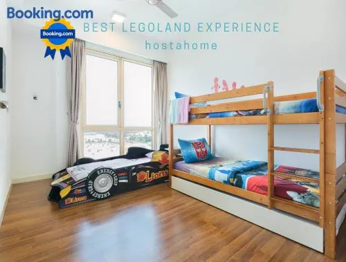 HostaHome Suites at Afiniti Residence walk to Legoland - Image 1
