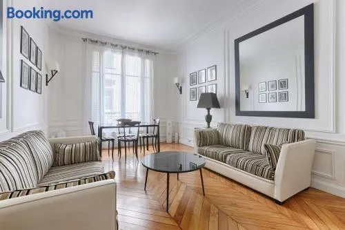 Invalides Pont Alexandre III Luxury Apartement 2BR - Image 1