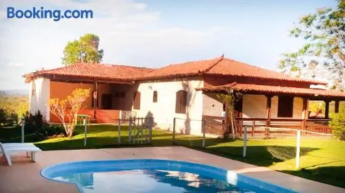 Refúgio Perfeito na Natureza para Até 20 Pessoas! - Image 1