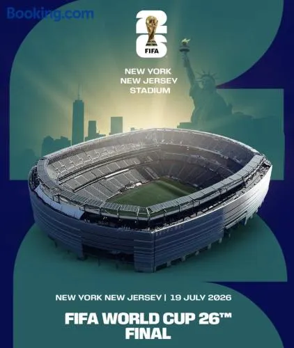 5 Bed Perfect World Cup Soccer Home Met Life only 5 miles - Image 1