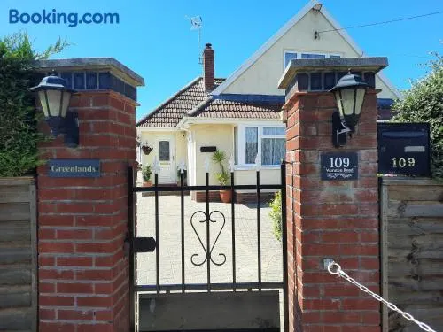 Greenlands Guest House - Image 1