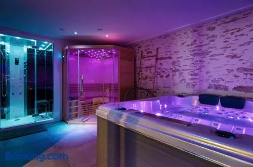 Maison avec espace bien-être privé - Image 1