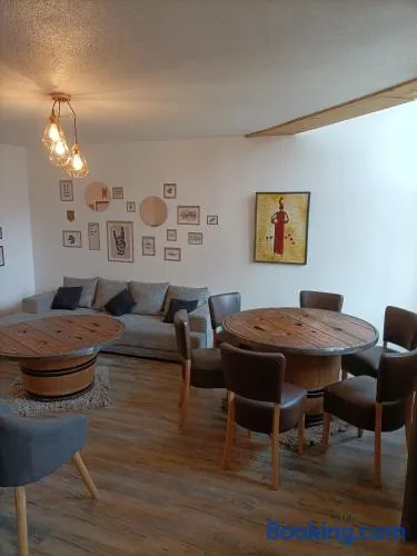 Charmant appartement spacieux avec 3 chambres - Image 1
