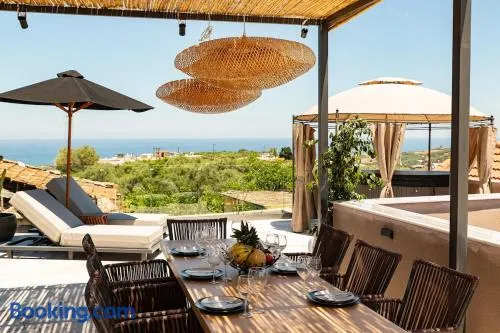 Elegant Roof Deck House with Jacuzzi - Image 1
