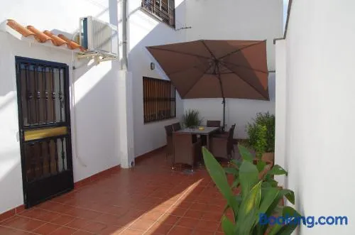San Jorge, Parking Privado Gratis - Image 1