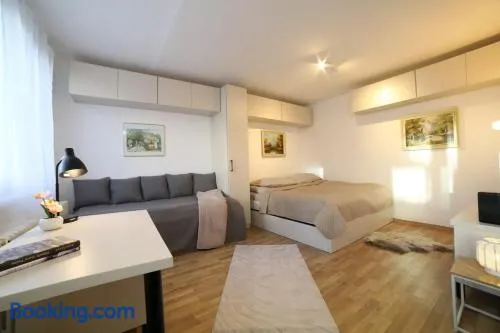 Bright & Cozy! Xbox, Netflix & Disney included - Image 1