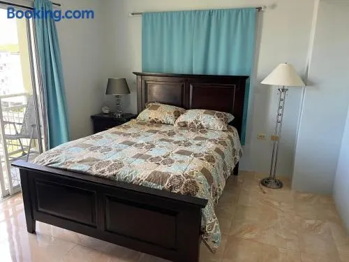 Cozy Stylish Apt New Kingston - Image 1