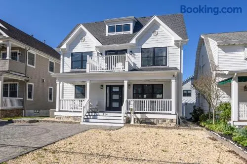 Belmar NJ 5 Min Walk to Beach - Image 1