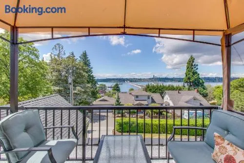 Blue Angels Room Mercer Island - Image 1