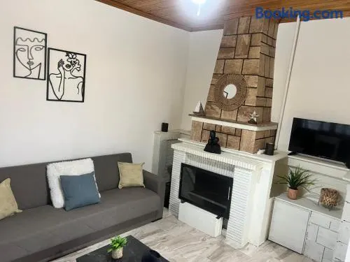 Beach house with garden sleeps 6 - Image 1