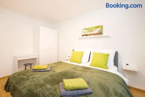 Deluxe City Apartment with balcony! Free Garage Parking included! - Image 1