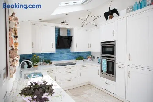 Gorgeous boutique beach house, Gorey Village - Image 1
