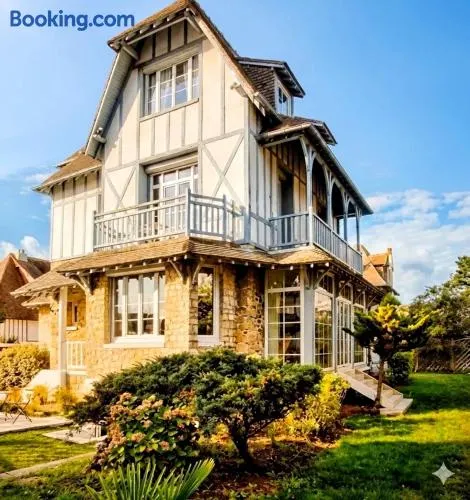 Villa Georgia - Elégante villa anglo-normande avec jardin - Plage à 100 m - Image 1