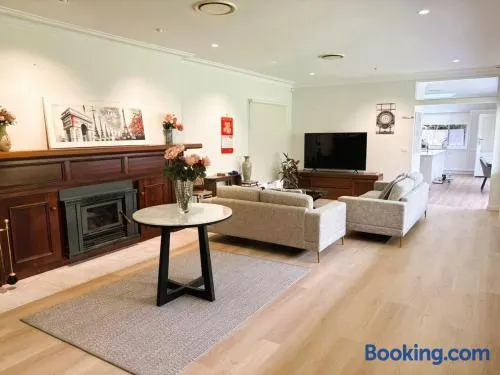 Getaway in Leura Prime Location - Image 1