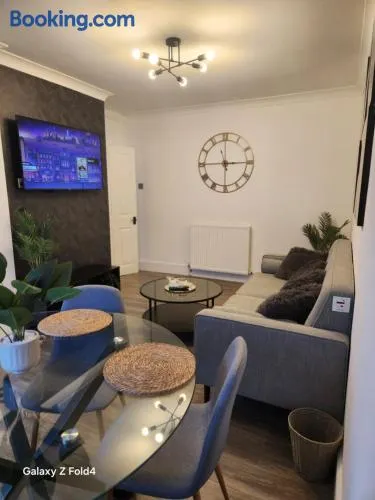 Cozy 2 bedroom Home Near Bham Airport & NEC - Image 1