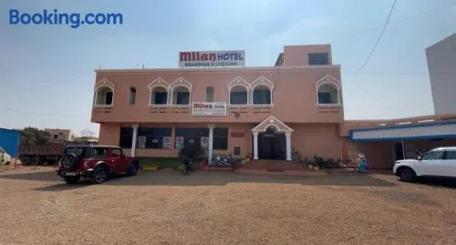 Milan Hotel - Image 1