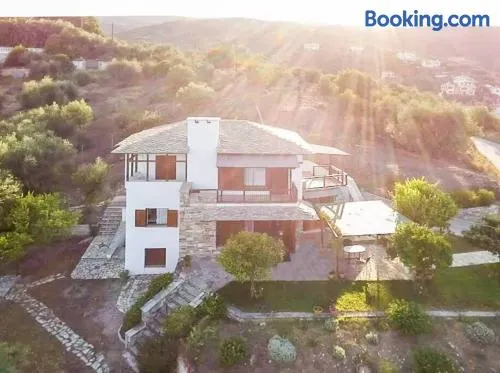 Seaside House with view over Pagasitikos - Image 1