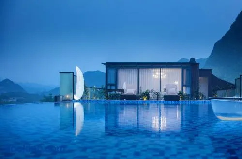 Pandora's Hilltop House Resort - Image 1