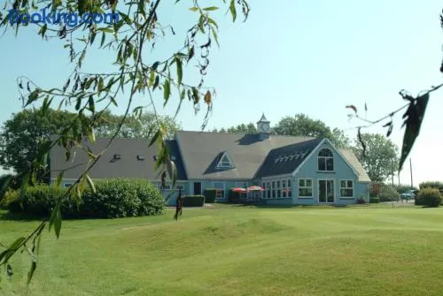 Richmond Park Golf Club - Image 1