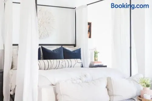 Splendid One-Bedroom Sanctuary in Boston Central - Image 1
