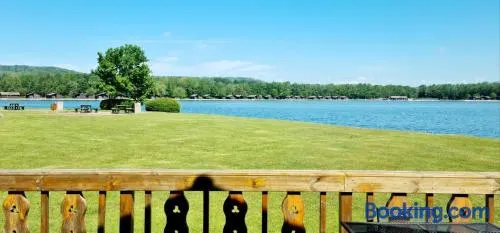 Fenna Lakeside Lodge - Pine Lake Resort - Image 1