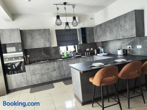 Ocean Breeze Apartment - Image 1