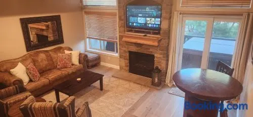 Mountain Chalet Near Snowbasin, 2BR - Image 1