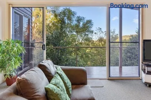 Ravensbourne Escape- Kookaburra Kottage - Image 1