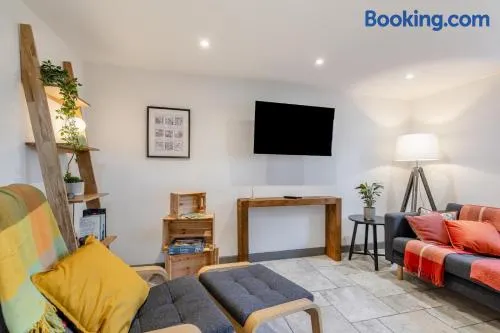 1 Bed in Peak Forest oc-s30591 - Image 1