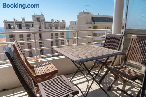 Top Floor Apartment Santa Barbara - Image 1