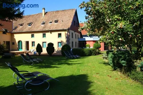 Hôtel Restaurant Les Alisiers - Image 1
