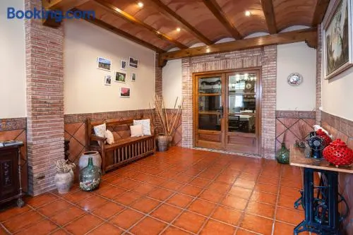 Casa de pueblo con merendero y chimenea. - Image 1