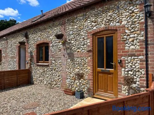 The Ducks - Gorgeous Norfolk Upside down Cottage - with Lazy Spa - Image 1