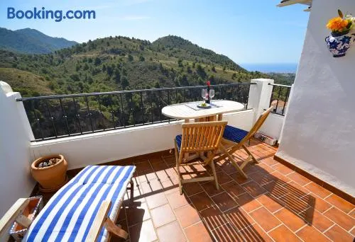 Apartamento la vista, Frigiliana 2 bedroom apartment with amazing views, pool and free private parking HansOnHoliday Rentals - Image 1
