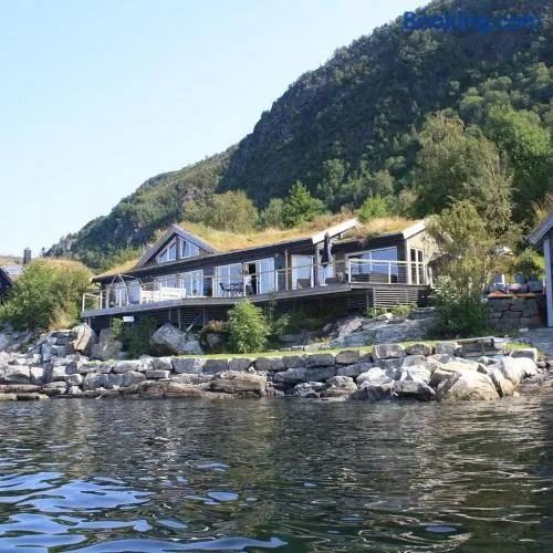Småstranda Fjord Lodge - Image 1