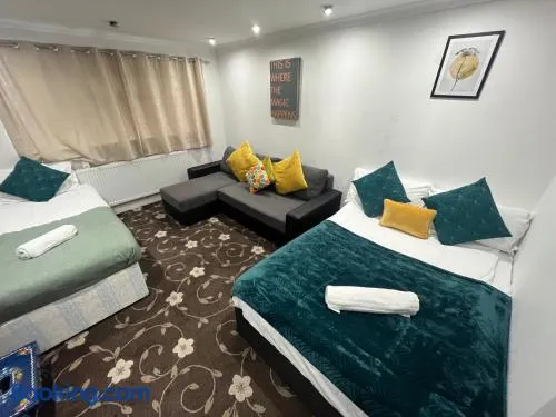 4 bedroom cosy home Birmingham - Image 1