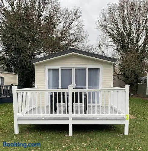 Kellysholidayhomes NEW Malton 3 bedroom Caravan - Image 1