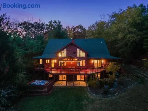 Monthly and Seasonal Secluded 4 Bedroom 4 Bath Lakehouse Retreat with Boat Pier - Image 1