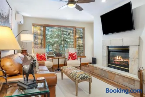 106 Pinecone Lodge - Image 1