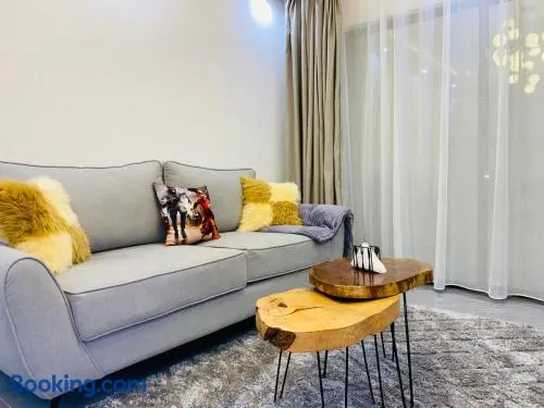 Refined 1BR With King Bd, Pool & Gym in Kileleshwa - Image 1