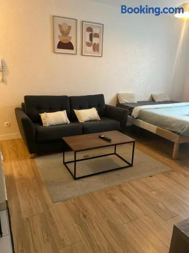 Appartement cosy 10min Disneyland Paris - Image 1